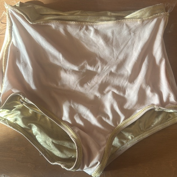 Unique Vintage Gold swim suit - Picture 13 of 15